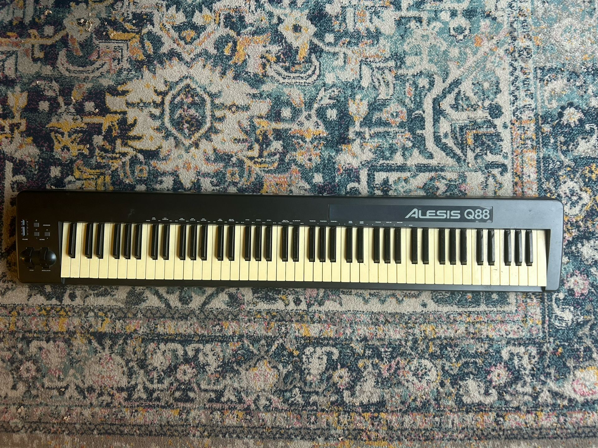 Alesis Q88 | 88-Key USB/MIDI Keyboard Controller