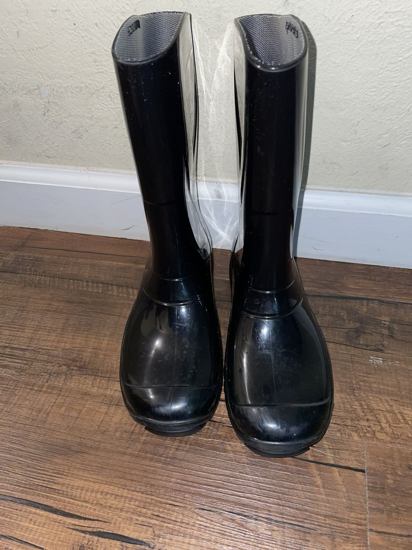 Boys Black Rain Boots