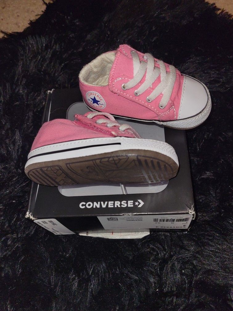 Chuck TAYLOR CONVERSE Size 3c