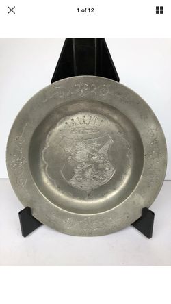 Vintage antique pewter charger plate colonial lion crest