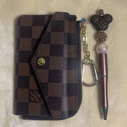 Beautiful Small Wallet And Pen  PICK UP ONLY IN LOS ANGELES 
