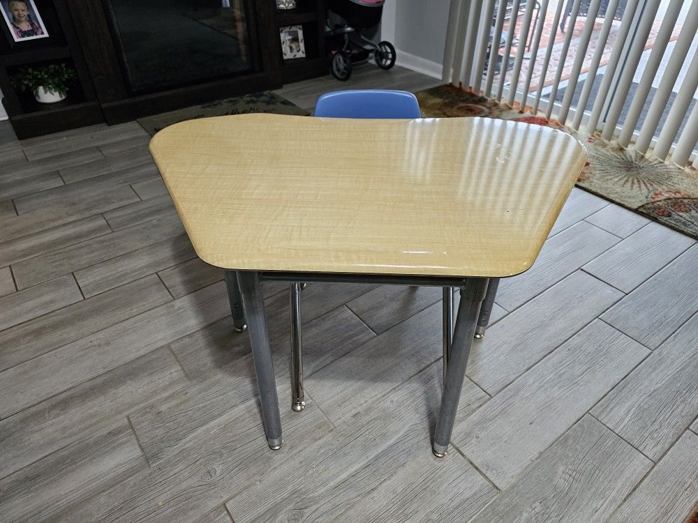 Children's School Desk w/ Chair