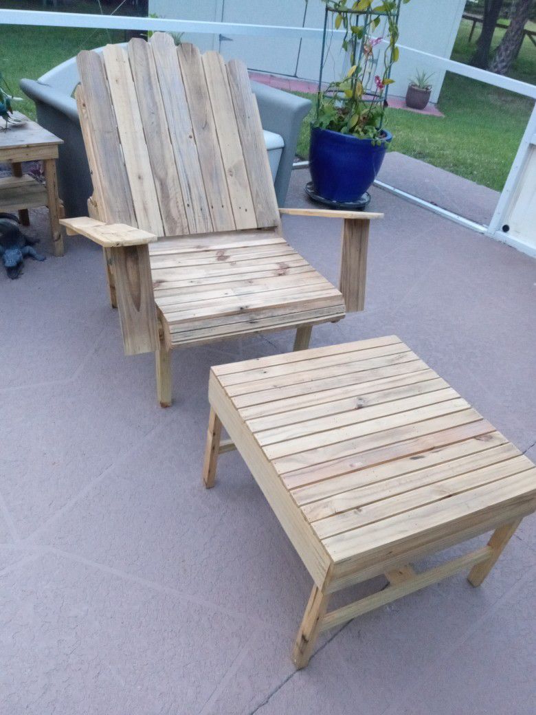 Patio Wood Lounger 