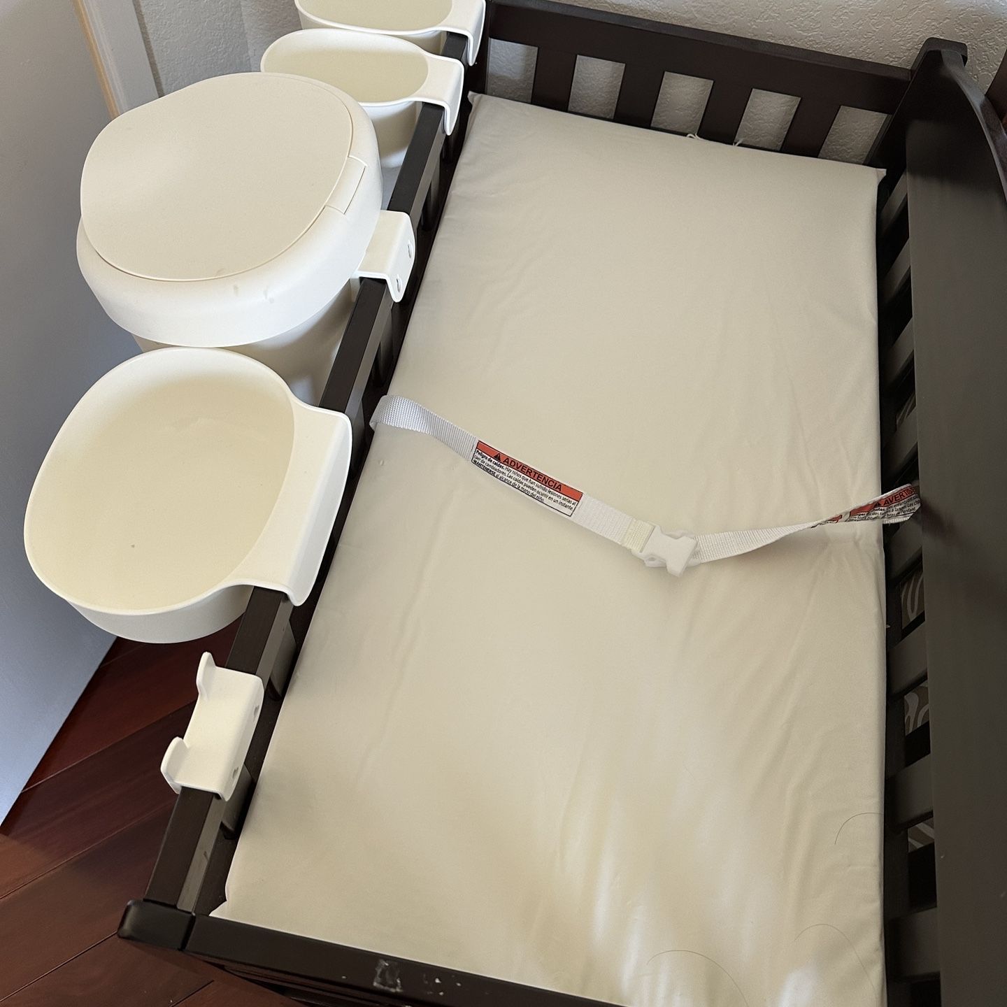 Infant Changing Table with Pad (diaper changing Tabel)