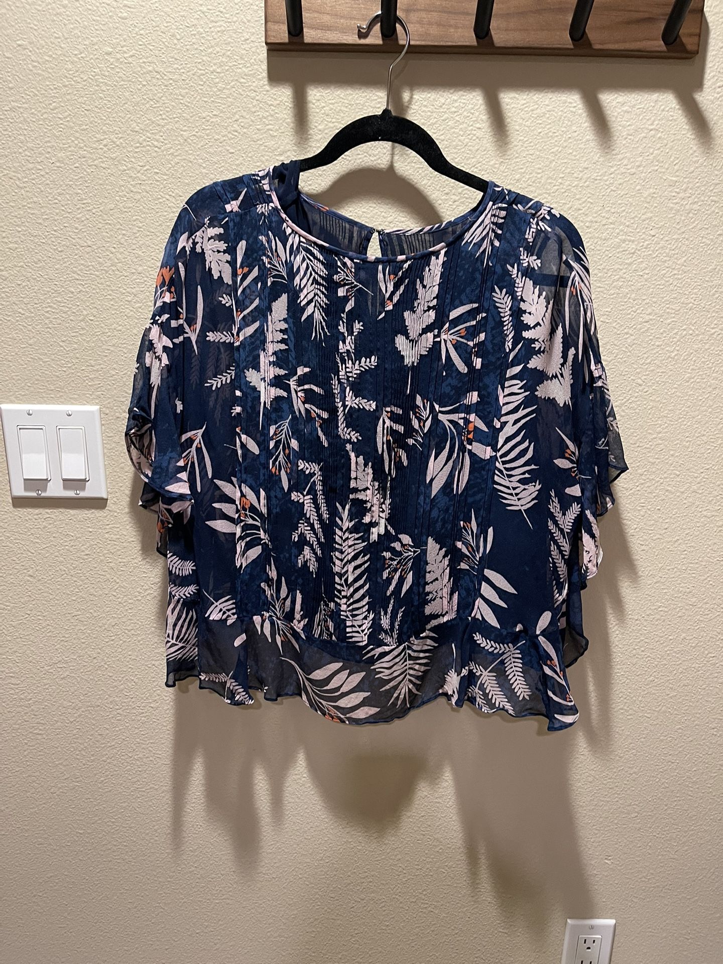 Moving Sale – Diane von Furstenberg 100% Silk