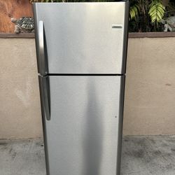 Frigidaire Fridge Silver 20cu Ft 30x32x68🛑👍3 MONTHS WARRANTY 