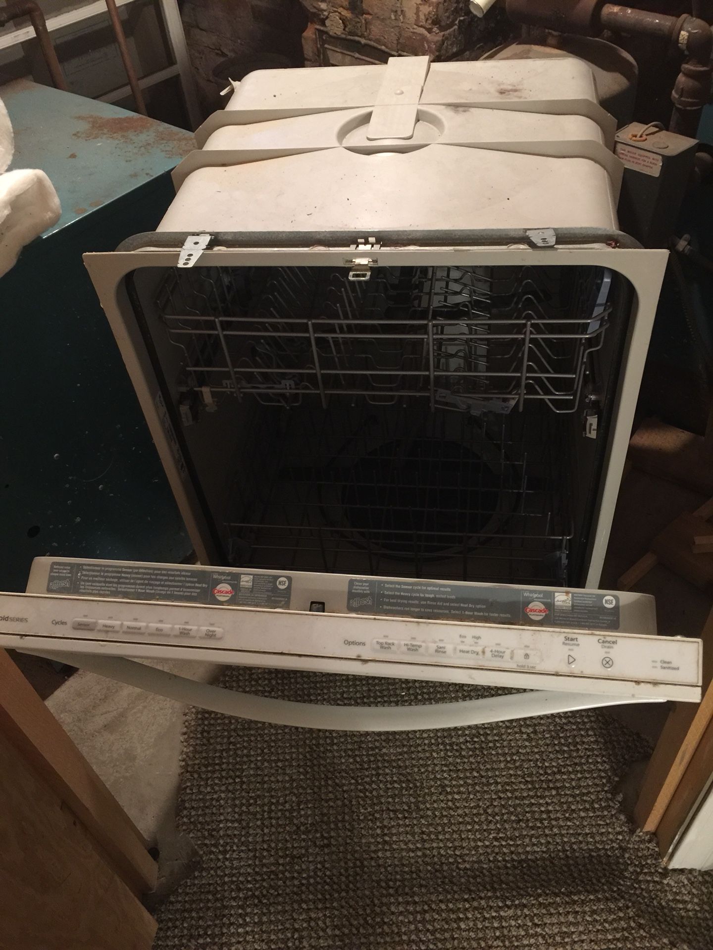 Dish washer