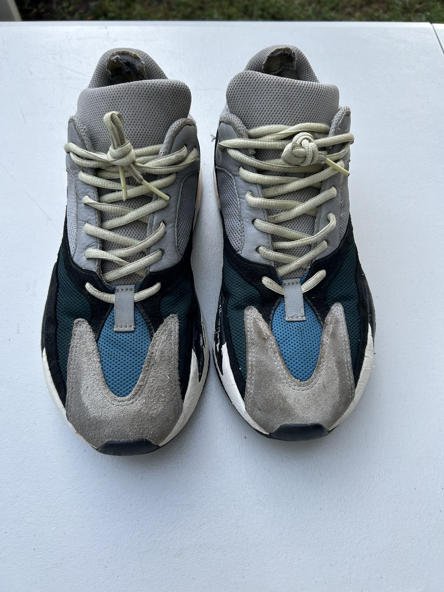 Yeezy 700 Wave Runner Size 10