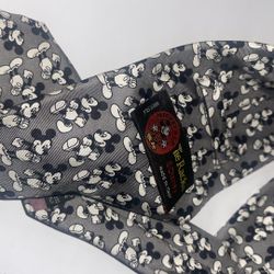 Mens Mickey Silk Tie Tie Rack