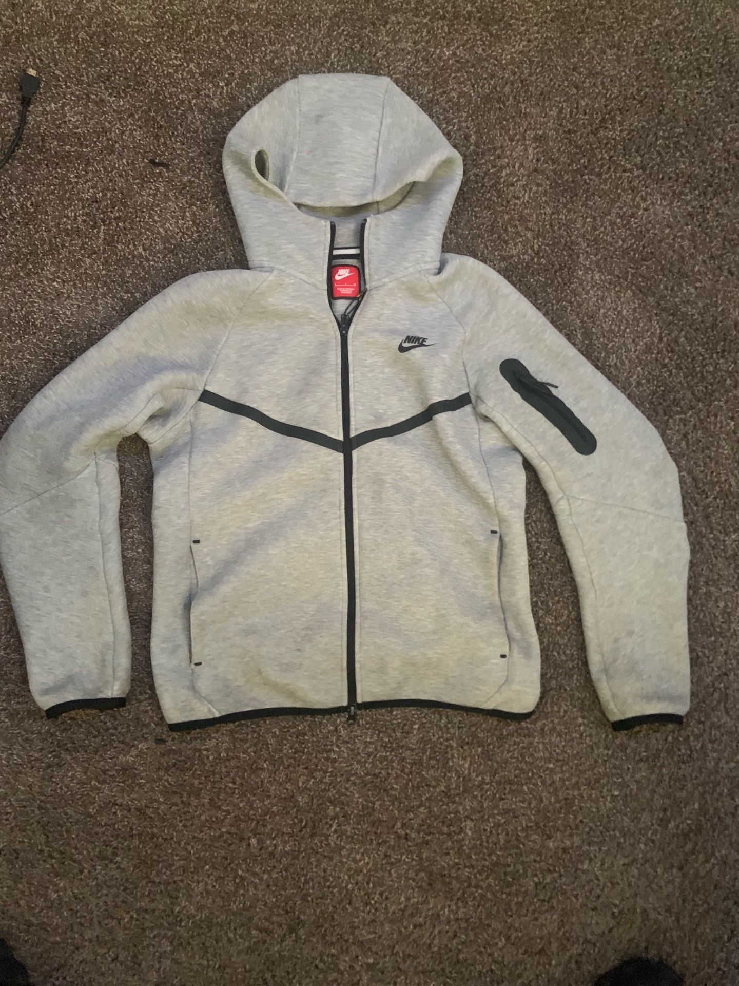‘Grey’ Nike Tech