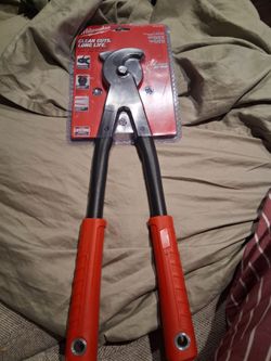Milwaukee 17" Utility cable cutter