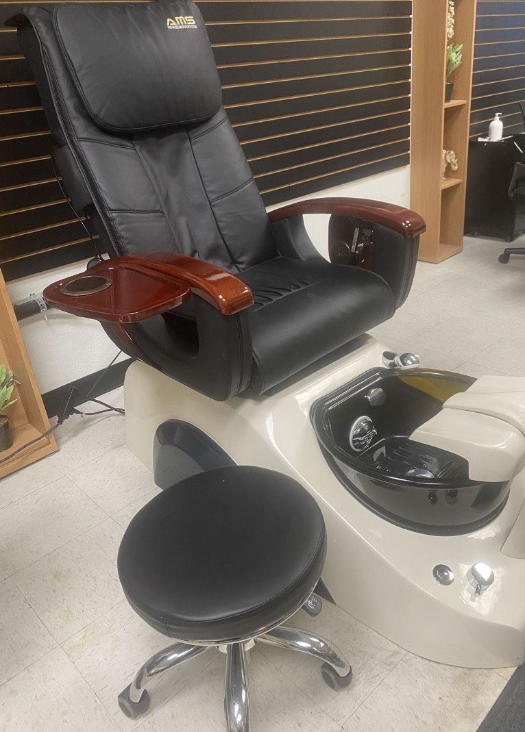 Nail Salon Pedicure Chair - Like New!