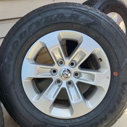 Ram 1500 5th gen Laramie 18 inch wheels