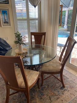 Dining room table