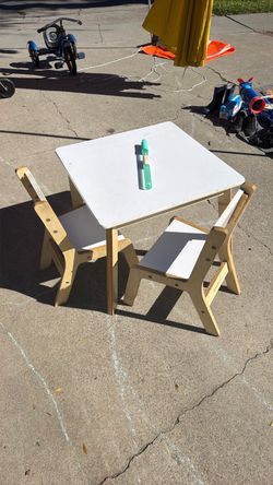 Kid Kraft kids table