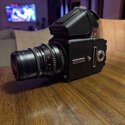Hasselblad 500cm Black with A12 back 150mm f4 Sonnar pm45 Finder CLA’d