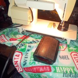 Vintage Singer 247 Heavy Duty Sewing Machine 