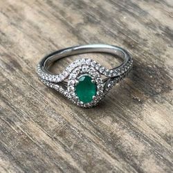 14 Kt White Gold Ring