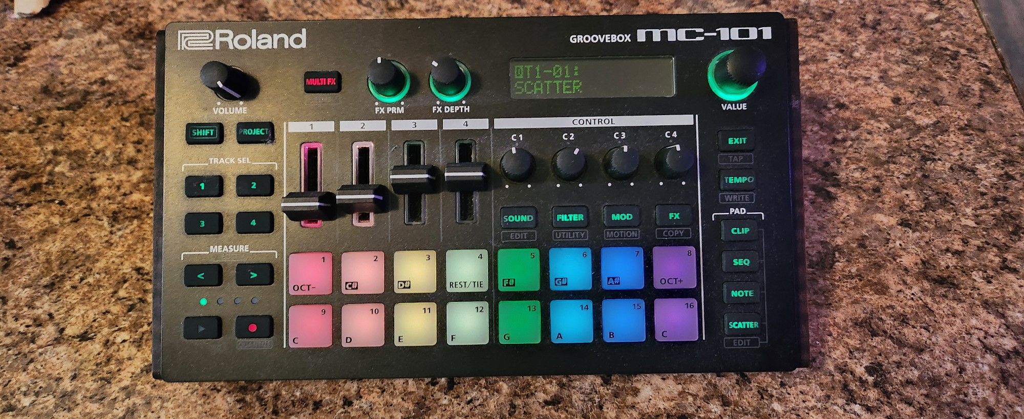 Roland MC-101