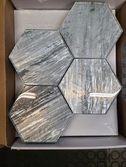 Montage Glacier Gleam 6 Inch Glass Tile
