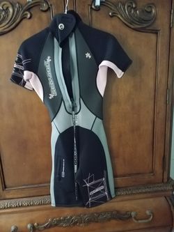 Womens BRP wet suit size 6