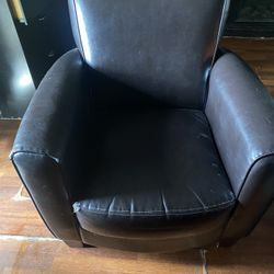 Selling Two Black Chair