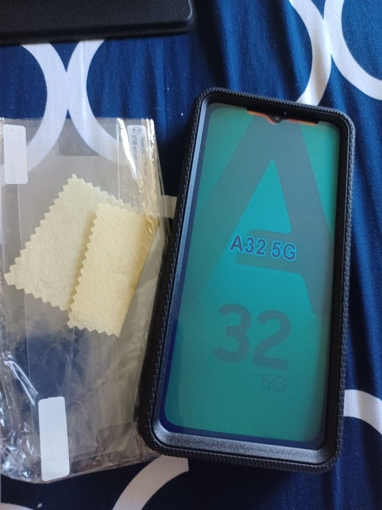 A 32 5g Samsung Phone Case With Screen Protector BRAND NEW