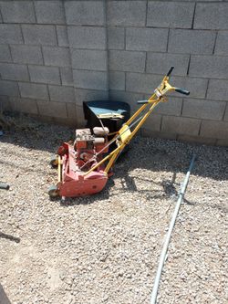 Mcclane 7 Blade Lawn Mower Will Run Just Needs New Spark Plug And Carb