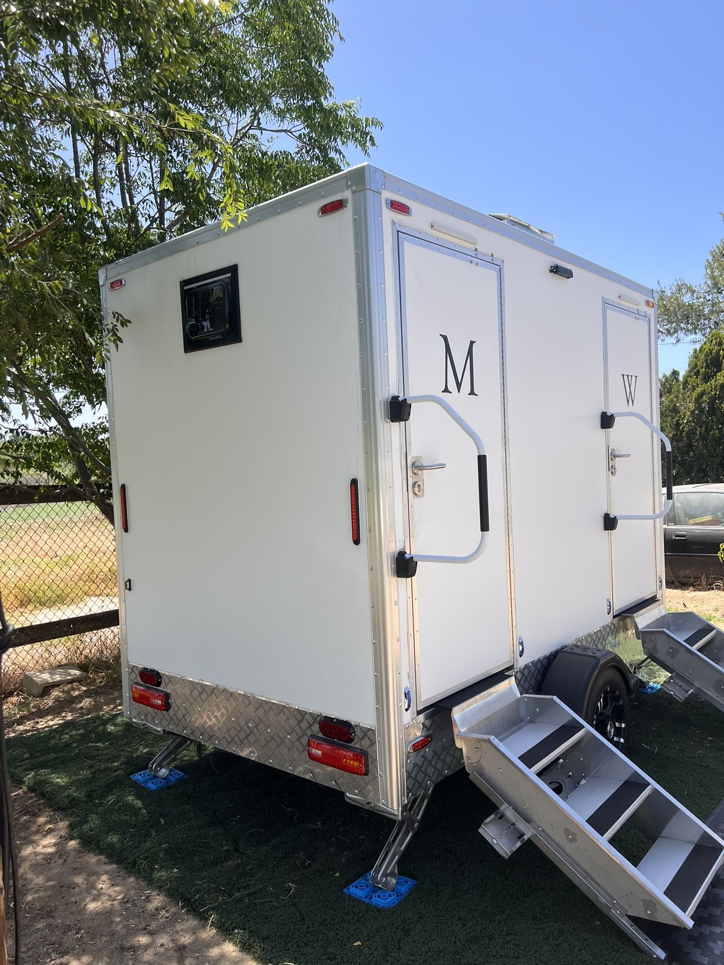 Portable Toilet Restroom Trailer