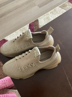 Steve Madden Sm90 One Pair Pink Size 5m The Other Is Tan Size 4m