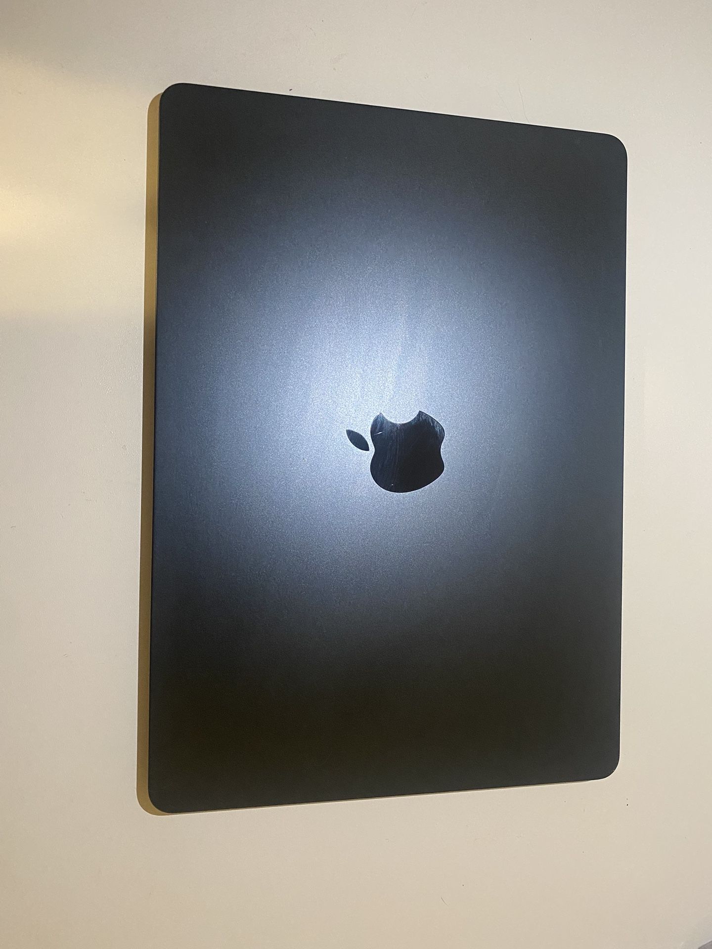 Apple MacBook Air 13.6” M2 (2022) – 8GB RAM, 256GB SSD – Excellent Condition + Warranty