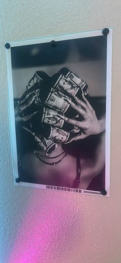 Money hands wall art print