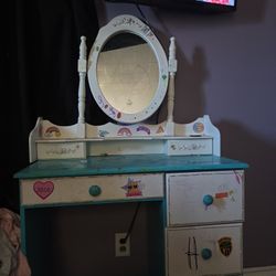 Kids Desk/Vanity