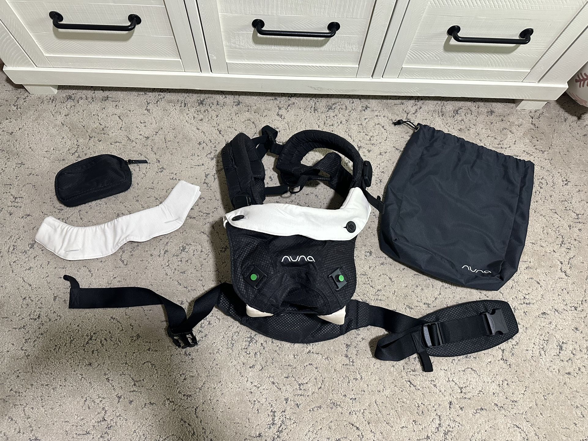 Nuna CUDL Clik Carrier – Like New