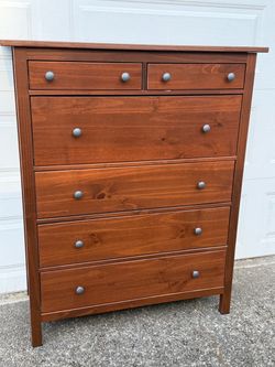 ikea hemnes 6 drawer dresser (DELIVERY AVAILABLE)