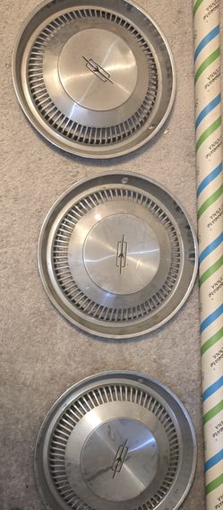 Oldsmobile HUBCAPS