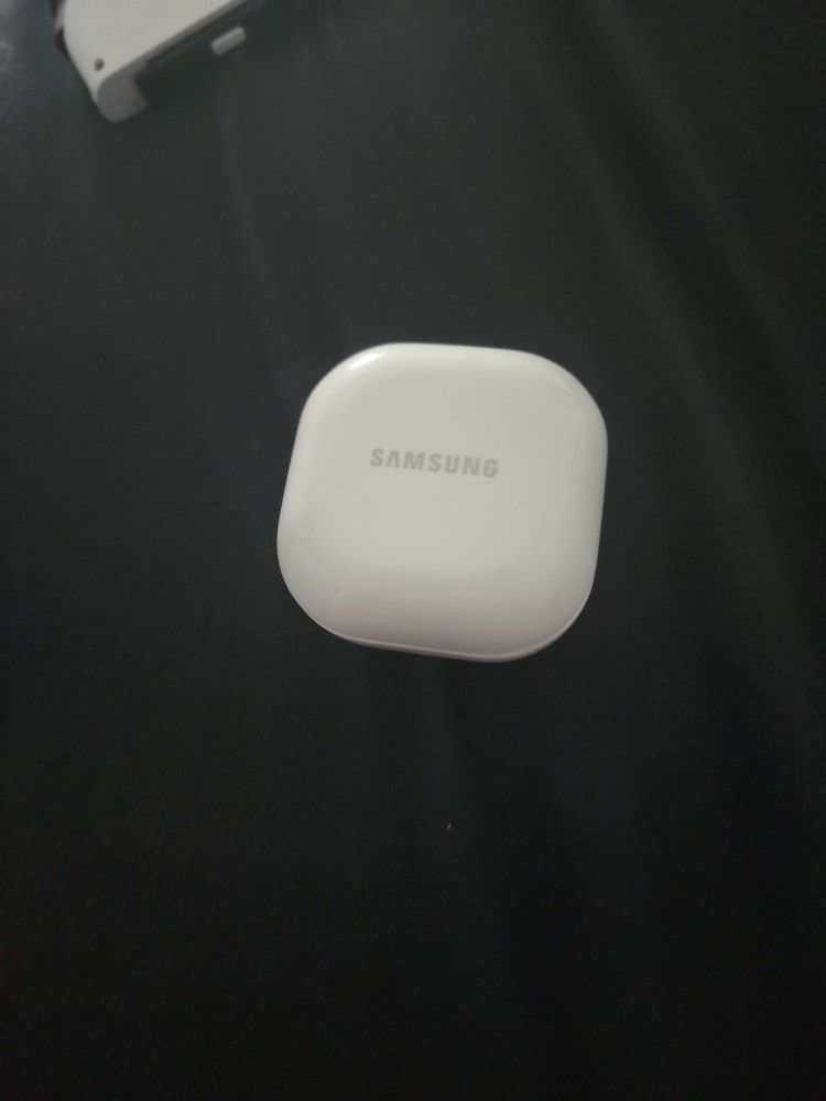 Samsung Wireless No Right Ear Bud