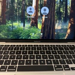 MacBook Air 2020 • 256GB • 8GB RAM • Great Condition