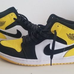AIR Jordan 1 Mid SE Yellow Toe 