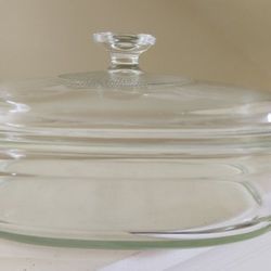 Pyrex Oval Covered Casserole Dish 