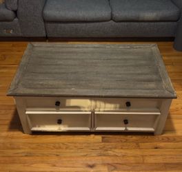 Raymour & Flanigan Lift-Top Coffee Table Set w/ Hidden Storage