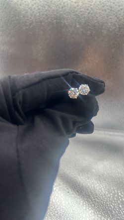 6.5MM Moissanite Stud Earrings 💎 925 Sterling Silver D Color VVS1 (Pass Tester)