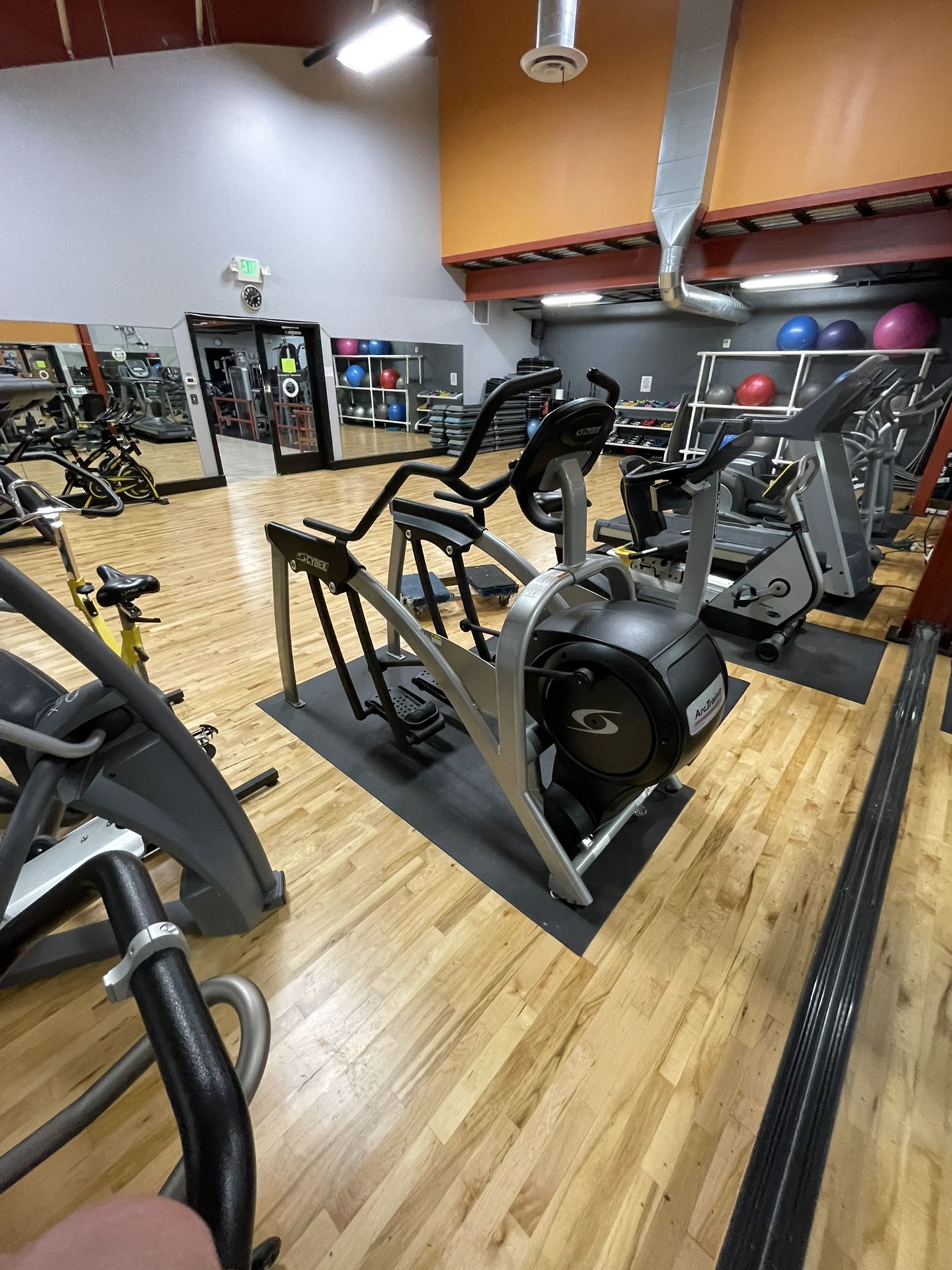 Cybex 620A Arc Trainer