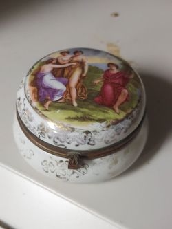 Vintage porcelain signed Angelica Kauffman trinket box