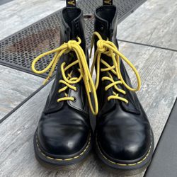 DOC MARTENS- women's size 9