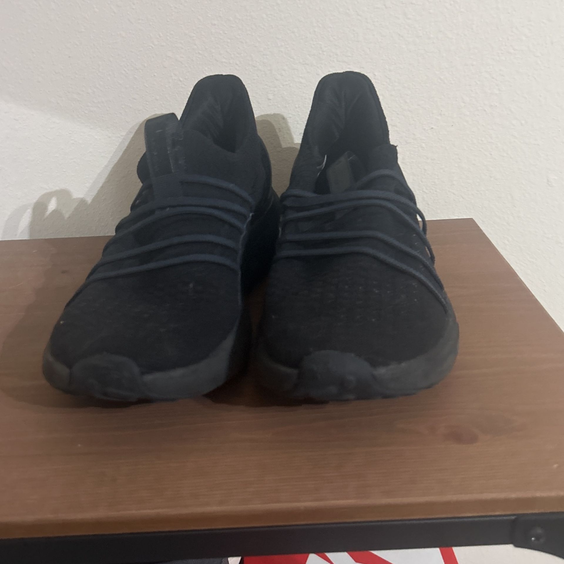 Size 13 Under Armor Shoes