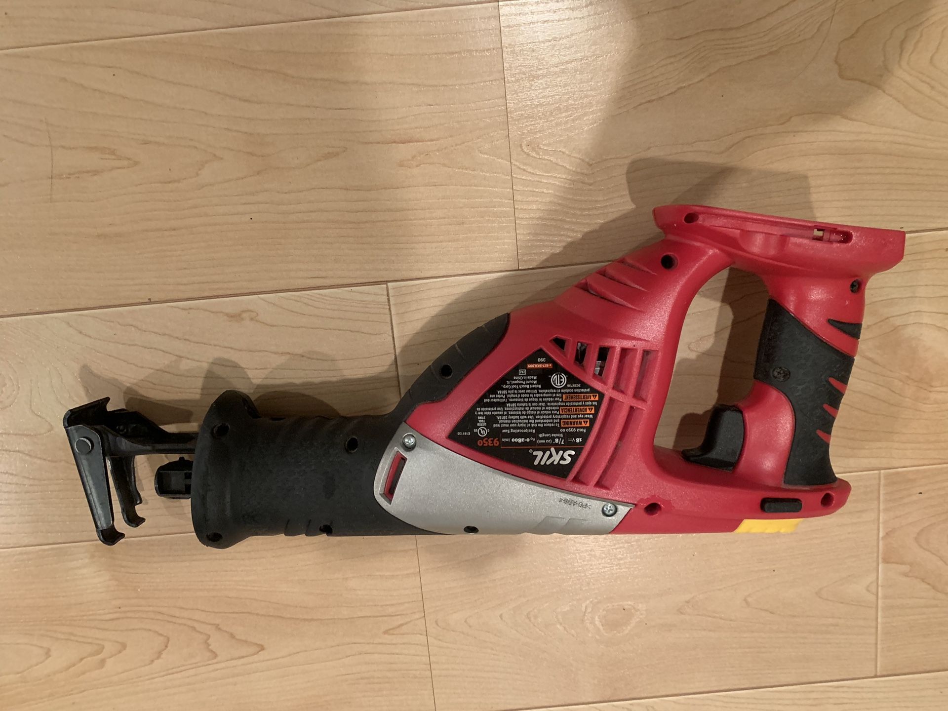 Cordless reciprocating saw SKIL 18V 9350