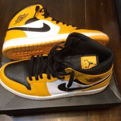 Nike Air Jordan 1 Mid Taxi/ Black-white Men’s Size 11