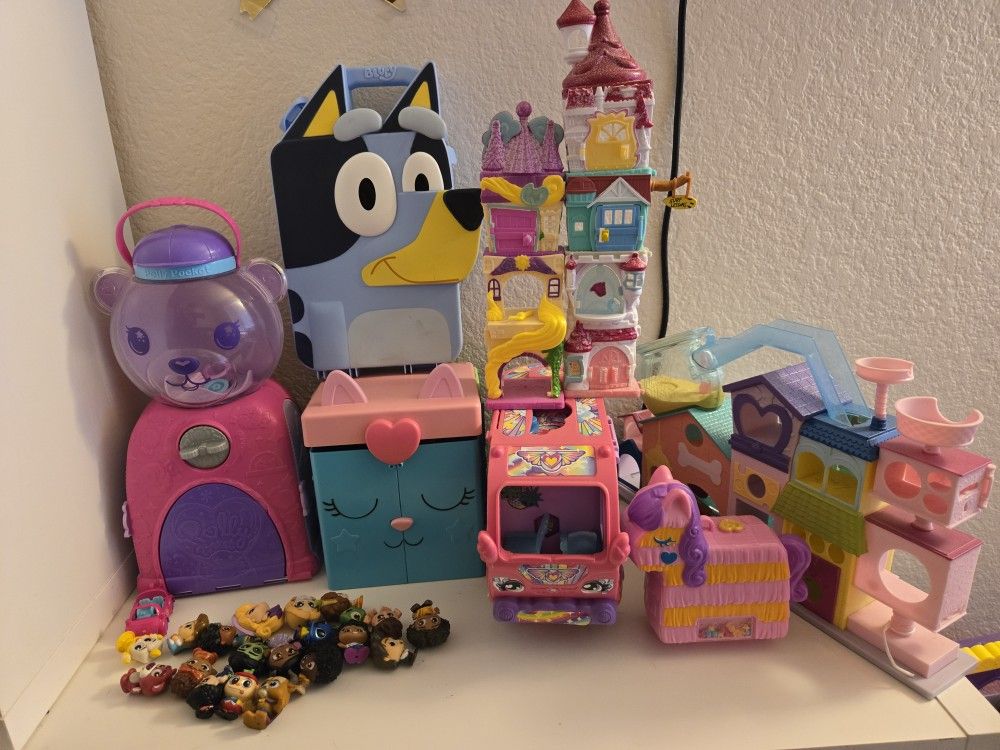 Huge Lot Of Kid's Playsets