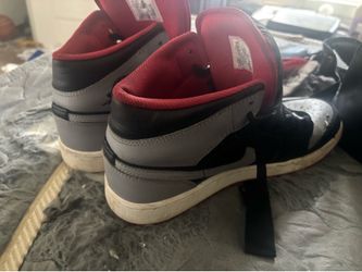 Jordan one mid size 9.5
